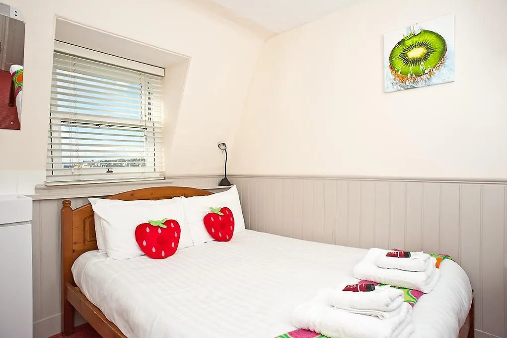 *** Guest house Strawberry Fields Hotel Brighton United Kingdom